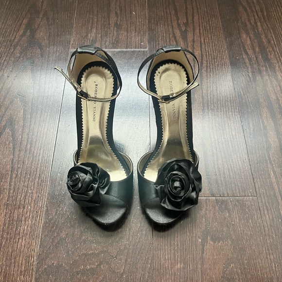 Roberto Vianni Floral Heels - Picture 2 of 8